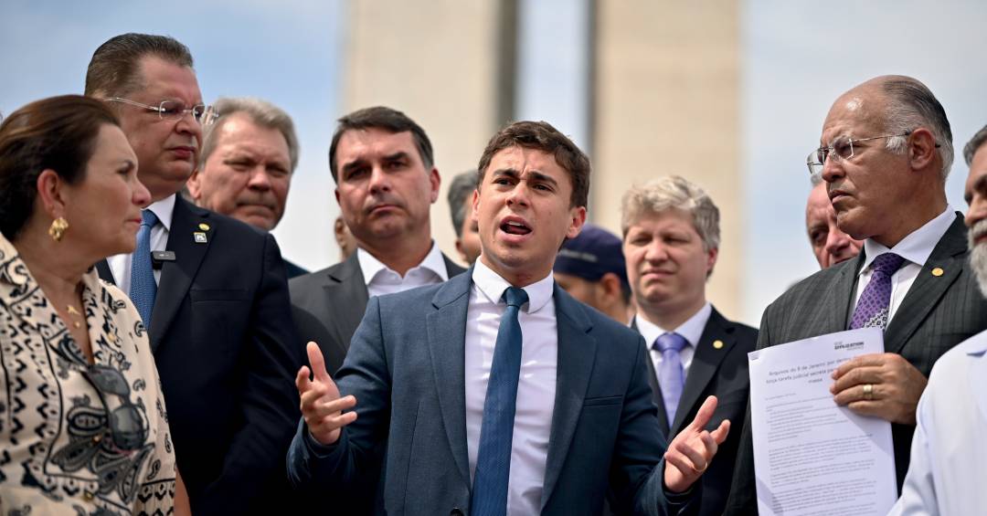 O gol da esquerda ao dar ‘presente’ gaiato a Nikolas Ferreira