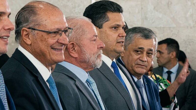 Aliados do governo perguntam: “Onde estava José Guimarães antes da votação?”