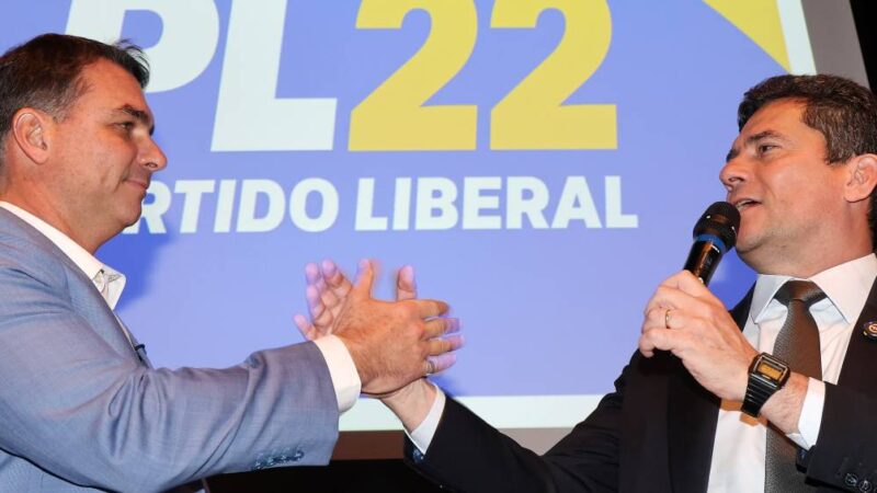 Após encontrar Trump, Flávio tenta se vincular a lavajatistas e participará de ato com Moro e Deltan