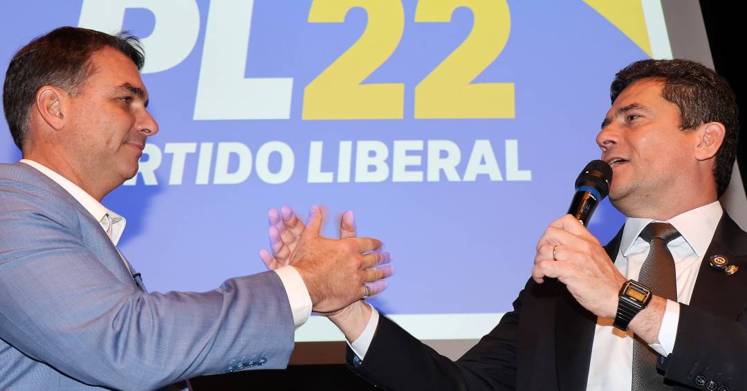Após encontrar Trump, Flávio tenta se vincular a lavajatistas e participará de ato com Moro e Deltan