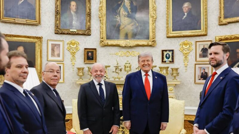 Trump volta a falar de reunião com Lula e elogia petista