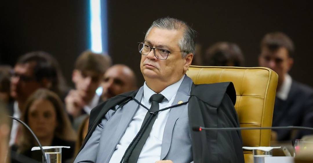 Flávio Dino sofre fratura em casa e não participará de ‘Gilmarpalooza’