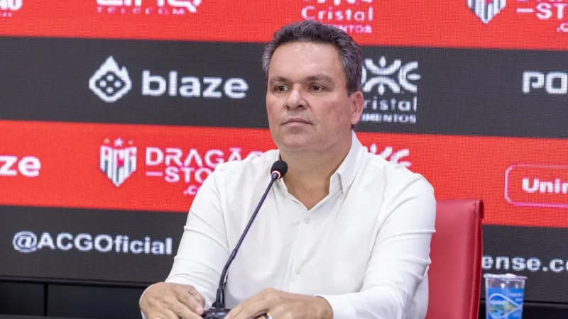 Adson Batista fala sobre trabalho de Eduardo Souza no Atlético e afirma que alguns jogadores podem render mais