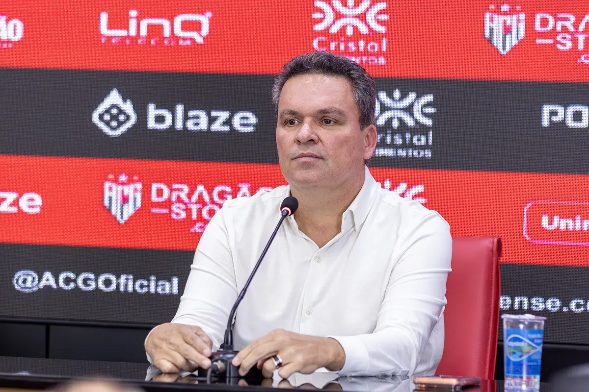 Adson Batista fala sobre trabalho de Eduardo Souza no Atlético e afirma que alguns jogadores podem render mais