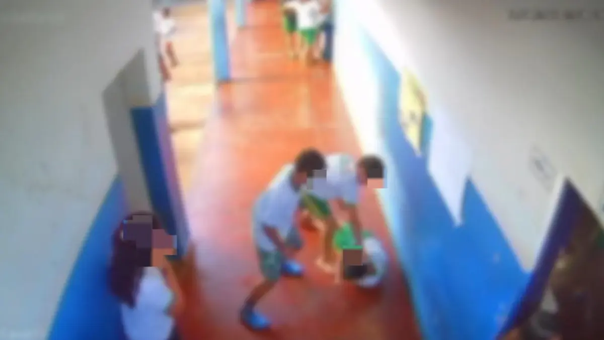 Aluno com TDAH é agredido por colegas dentro de escola em Barro Alto; vídeo