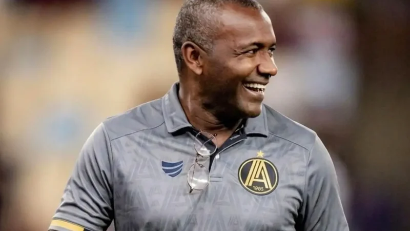 Augusto Fassina deixa a Aparecidense e Zé Carlos assume comando técnico de forma interina