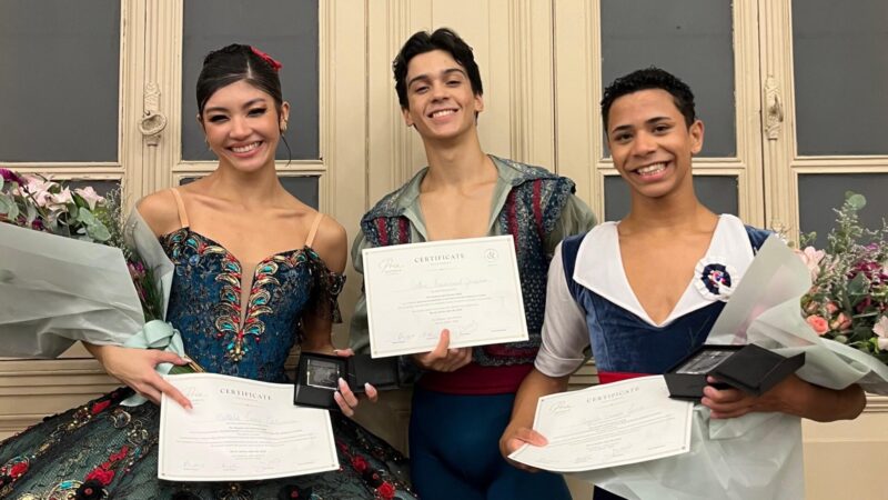 Bailarinos da EFG Basileu França representam Brasil no Prix Osipova