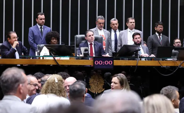 Câmara Federal aprova fim da escala 6×1