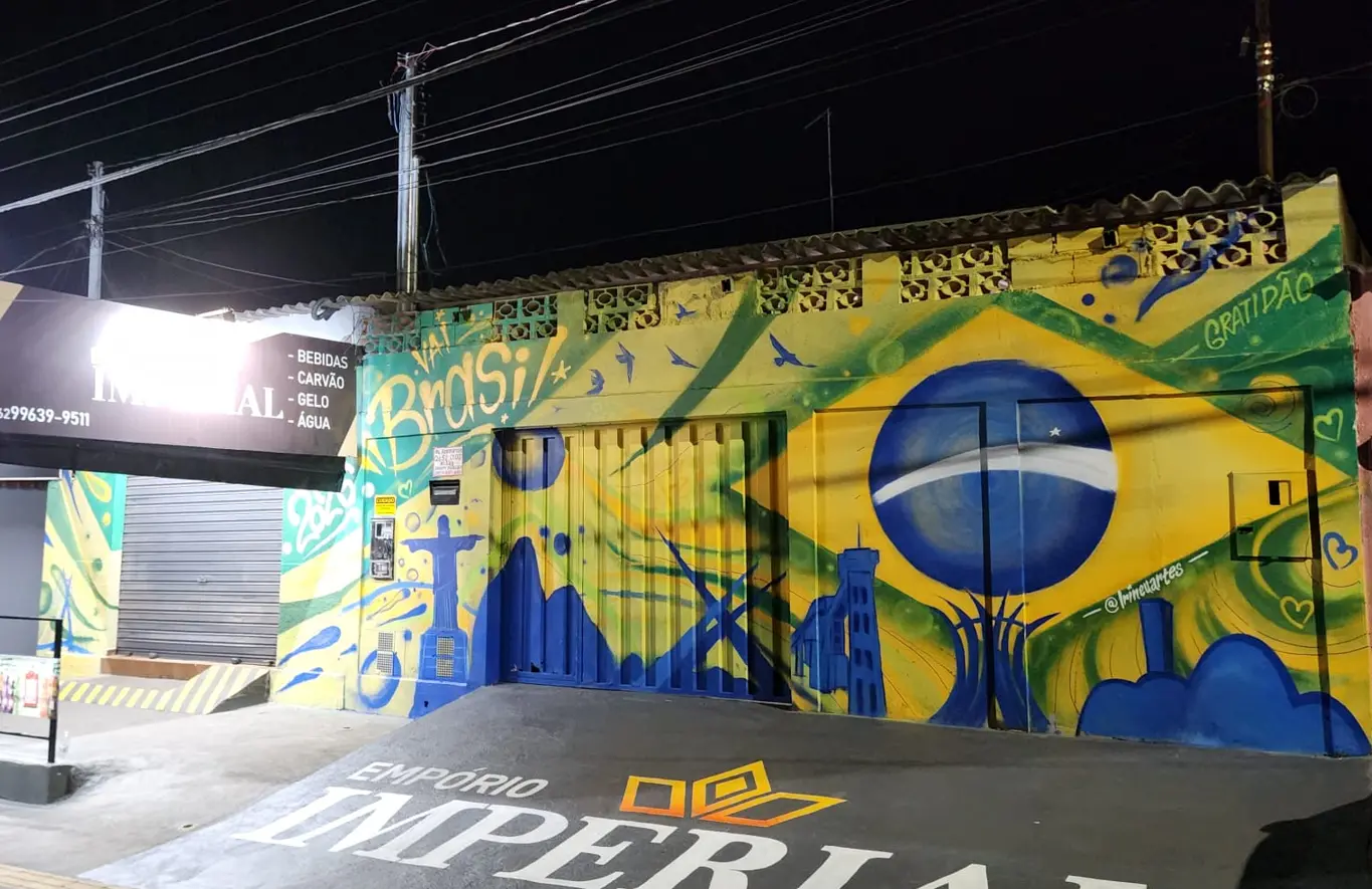 Comércio de Goiânia se pinta de verde e amarelo para Copa