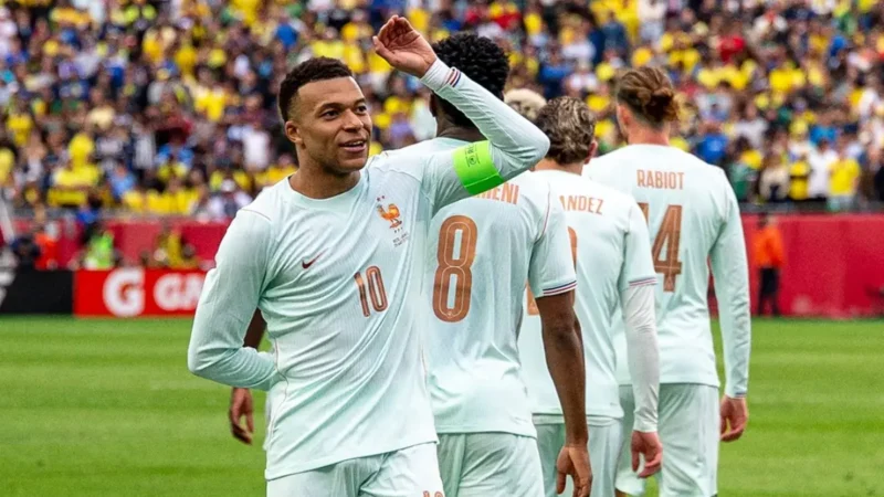 Crise à vista? Jogadores da França se incomodam com possível redução de pagamento por participação na Copa do Mundo