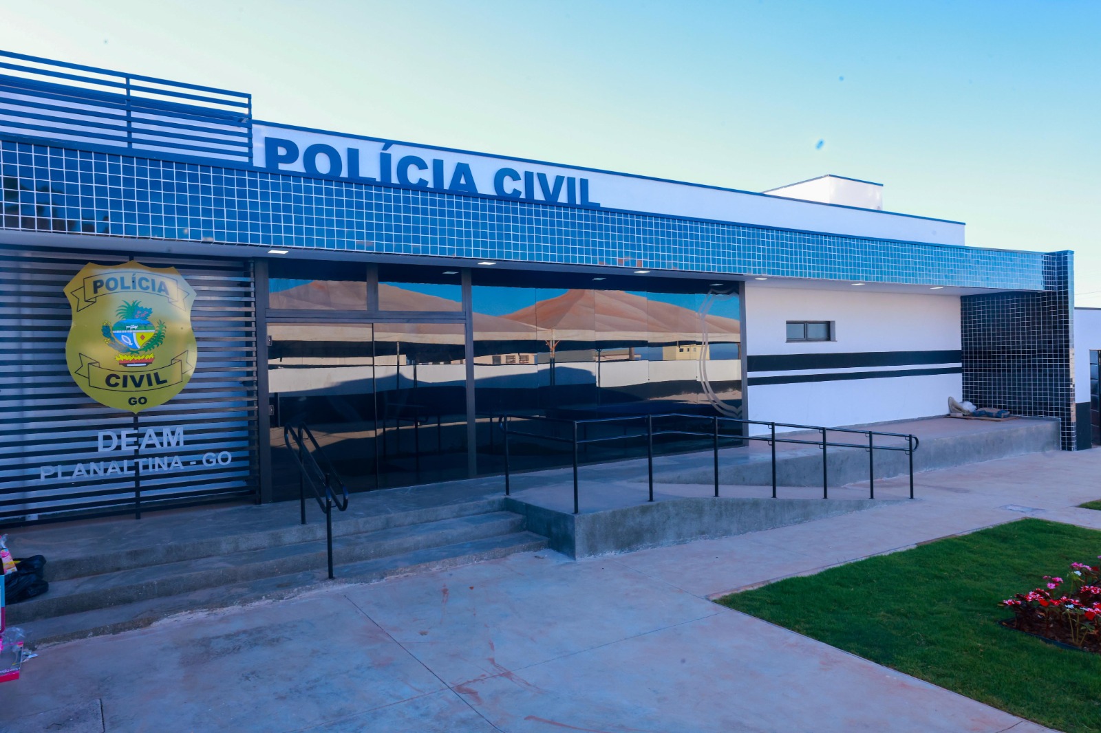 Daniel Vilela entrega nova sede da Deam em Planaltina