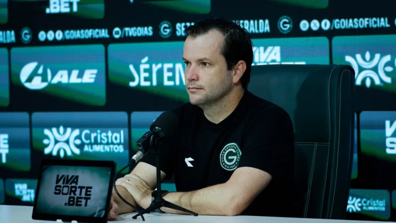 De olho em recuperação do Goiás, Daniel Paulista projeta duelo com o Vila Nova: “vencer um clássico é sempre diferente”