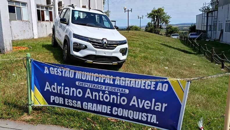 Deputado Adriano do Baldy garante veículo para o SER
