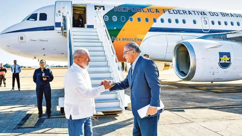 Deputado quer voos da FAB somente para presidente e vice; entenda exceções