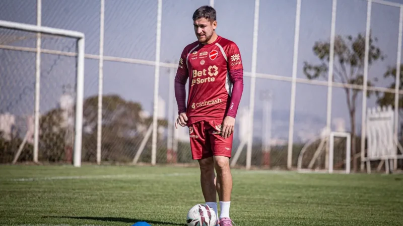 Destaque do Vila Nova, João Vieira celebra regularidade e projeta duelo diante do América-MG