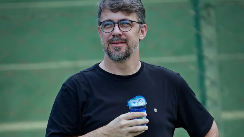Diretoria do Goiás mantém Daniel Paulista e Michel Alves pede voto de confiança da torcida