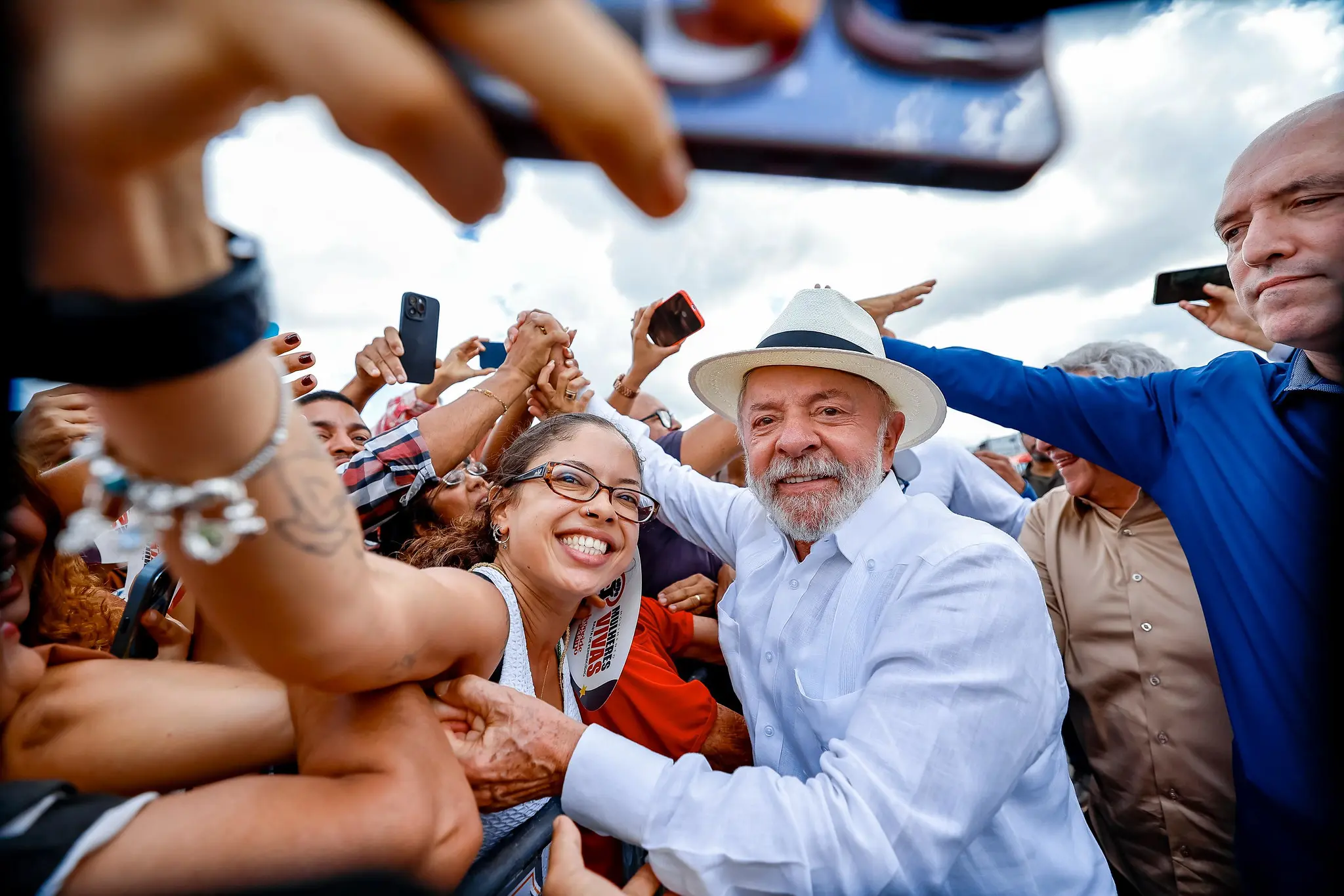 Elo de Flávio Bolsonaro com Vorcaro é caso de polícia, diz Lula