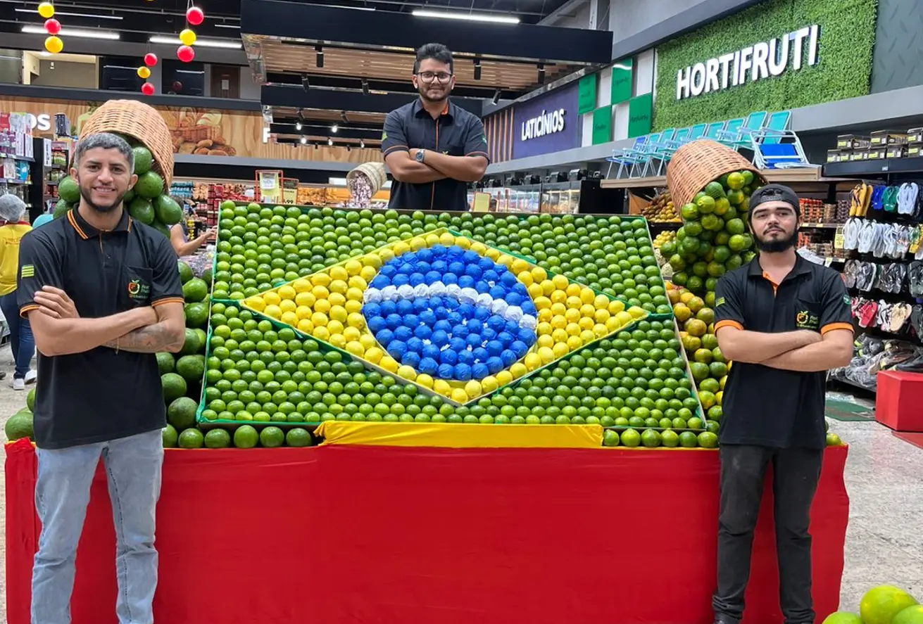 Empresário de Goiás usa hortifruti para homenagear a seleção
