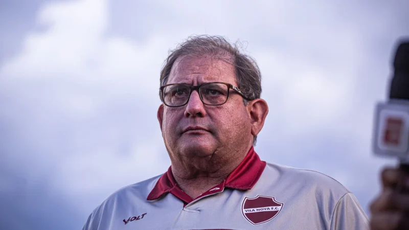 “Está difícil? Está, mas está gostoso”, diz Guto Ferreira após vitória do Vila Nova na Série B