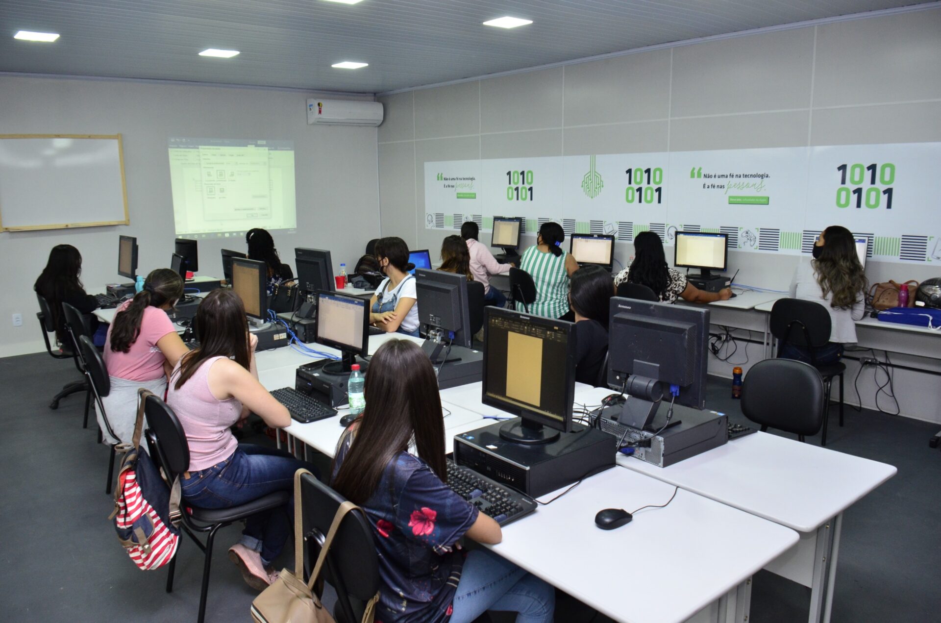 Estado abre 424 vagas para cursos grátis de tecnologia