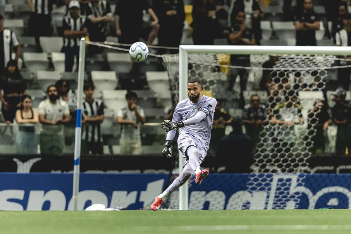 Everson afirma que jogadores fora do eixo Rio-São Paulo têm menos visibilidade na Seleção
