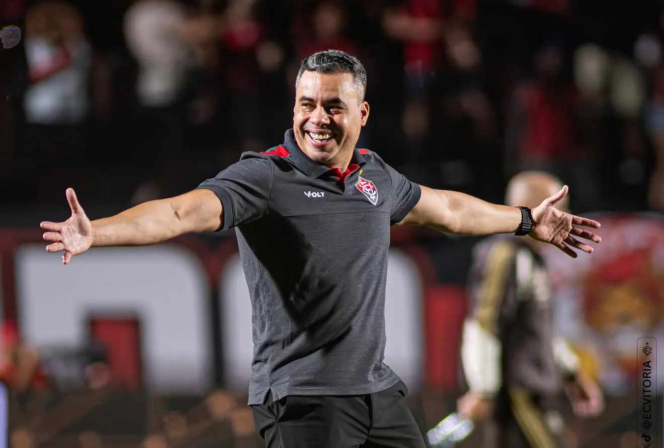 Ex-Goiás e Atlético-GO, Jair Ventura relembra críticas por elogiar o Flamengo: “Parece que a gente está se apequenando”
