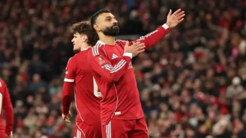 Fim de semana triste: oito estrelas do futebol dão adeus a seus times