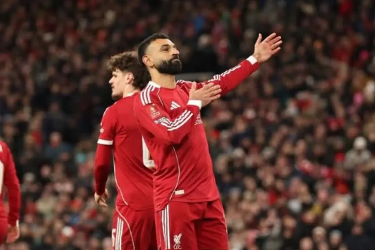 Fim de semana triste: oito estrelas do futebol dão adeus a seus times