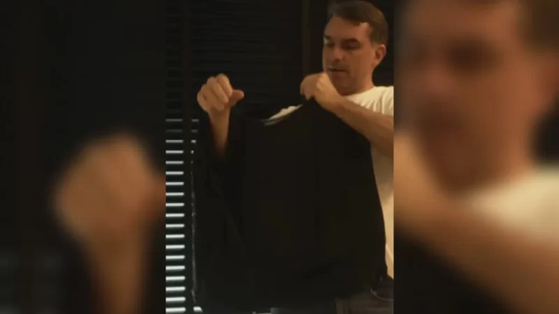 Flávio Bolsonaro publica vídeo com colete à prova de balas: ‘Estou preparado’