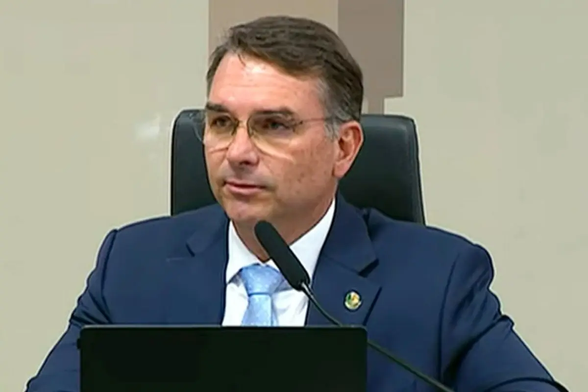 Flávio explica conversa com Vorcaro em nota; confira