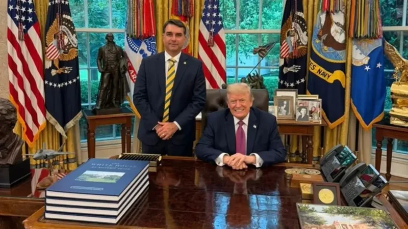 Flávio se reúne com Trump na Casa Branca: ‘conversa bacana’