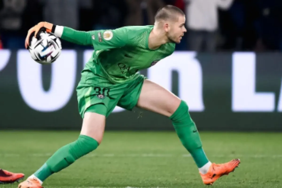 França abre mão de estrelas na Copa