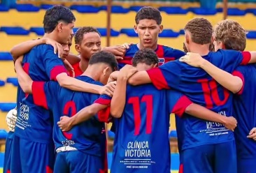 Futebol de garotos a caminho de mais títulos em duas categorias