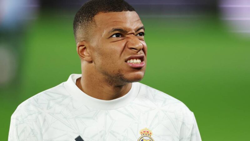 Abaixo-assinado contra Mbappé atinge até atriz da Netflix