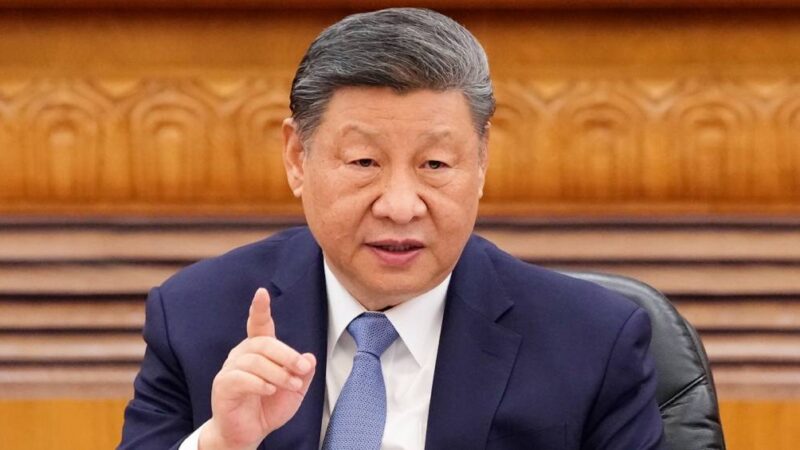 Economia da China desacelera mais do que o esperado sob pressão da guerra no Irã e da crise imobiliária