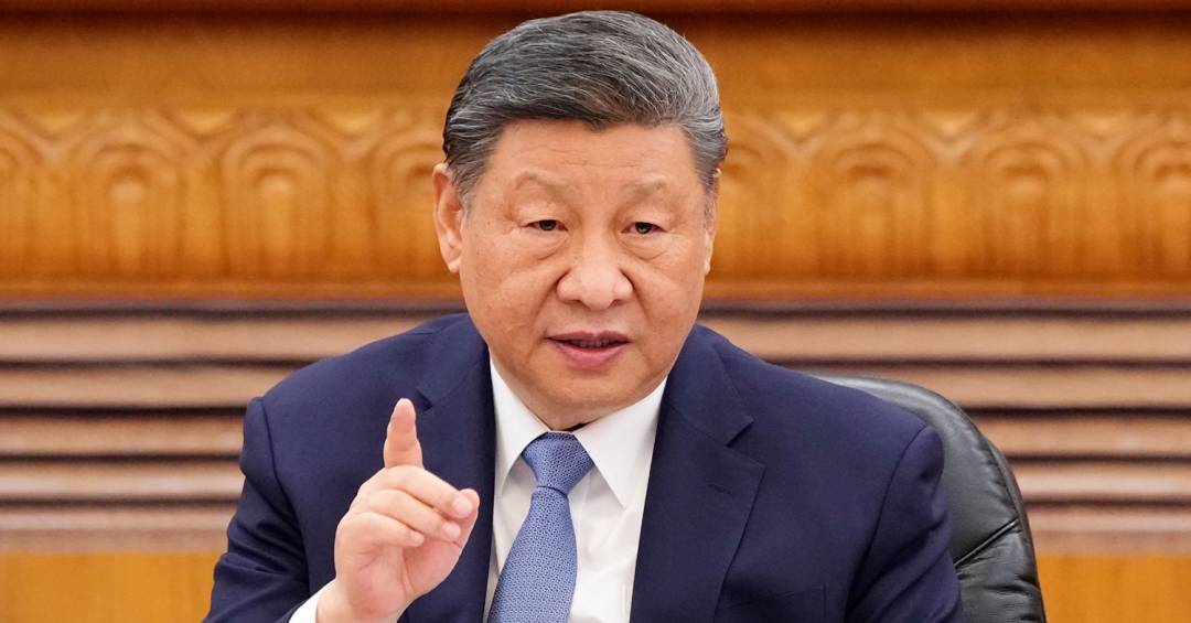 Economia da China desacelera mais do que o esperado sob pressão da guerra no Irã e da crise imobiliária