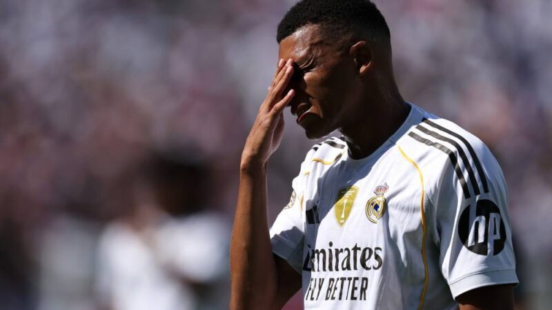 Kylian Mbappé não é relacionado pelo Real Madrid para enfrentar Barcelona neste domingo
