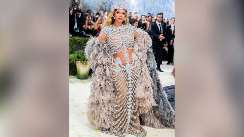 Beyoncé transforma rara aparição pública em evento familiar de luxo