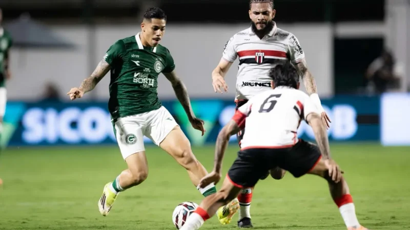 Goiás vence o Botafogo-SP na Serrinha e entra na zona de acesso da Série B