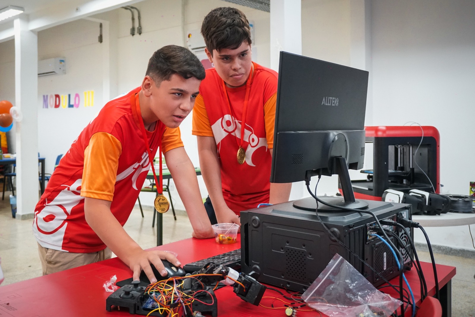 Governo e Anápolis fecham parceria para laboratórios StartUp
