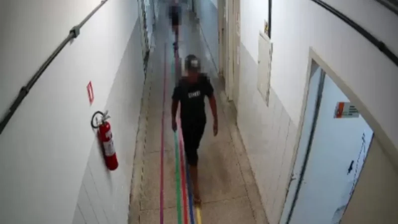 Homem faz quebra-quebra no Cais Vila Nova, em Goiânia; vídeo