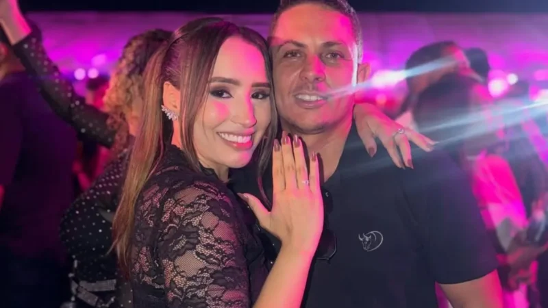 Influenciadora é pedida em casamento durante show em GO