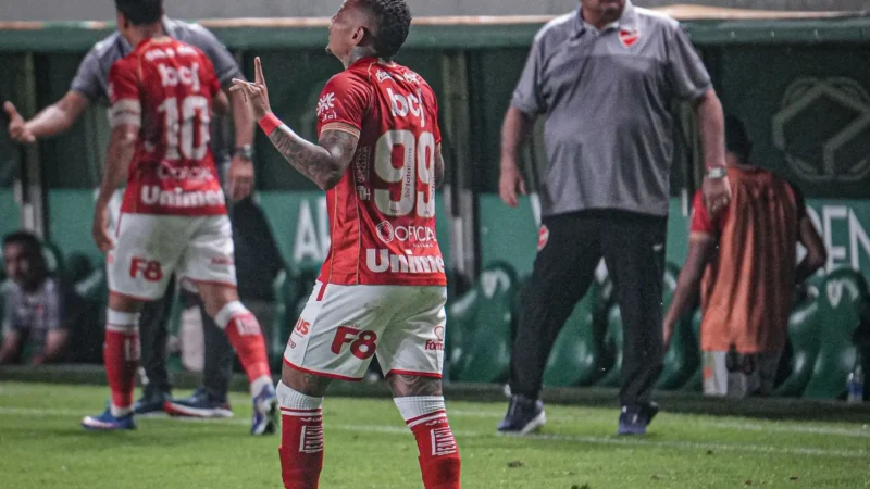 Janderson fala de mudança de rotina do Vila Nova para jogo às 11h contra o Londrina: “temos de estar preparados”