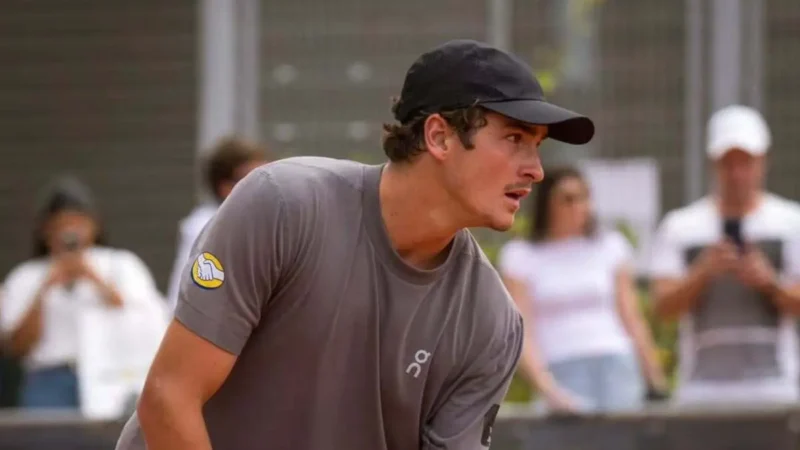 João Fonseca começa bem, mas sofre virada para sérvio e é eliminado na estreia do Masters 1000 de Roma