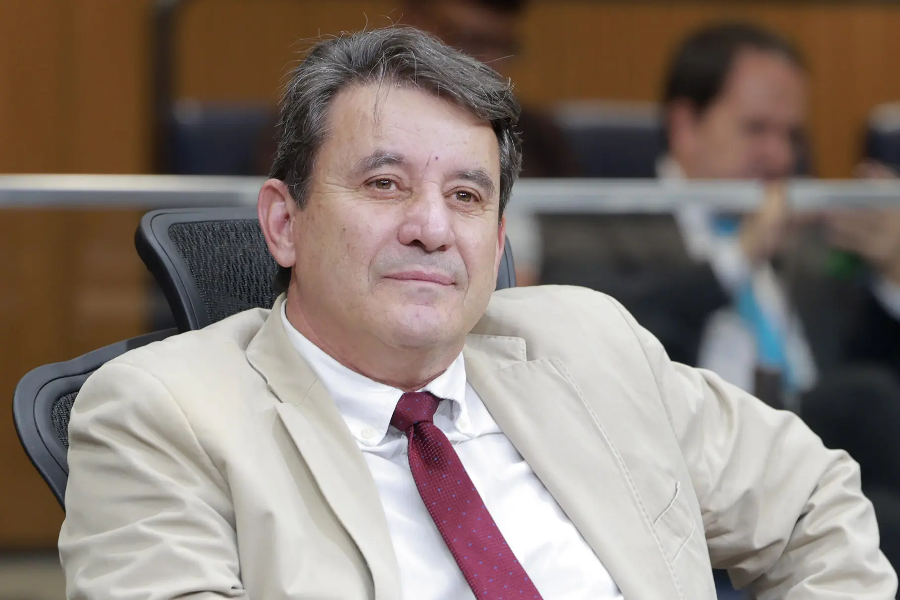 Justiça manda Clécio Alves retirar publicações contra Sandro Mabel