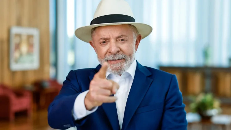 Lula diz que povo quer fim da 6×1 para namorar