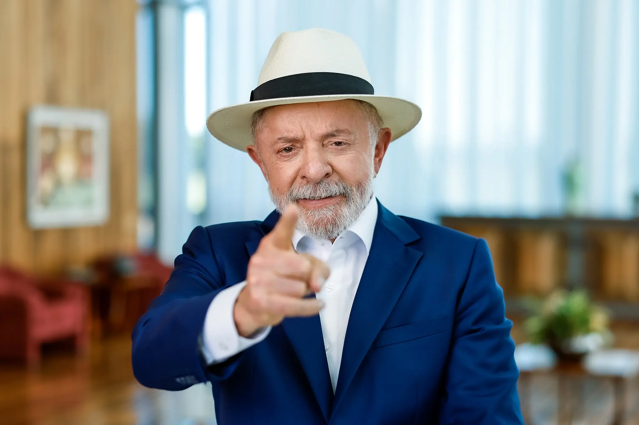 Lula diz que povo quer fim da 6×1 para namorar