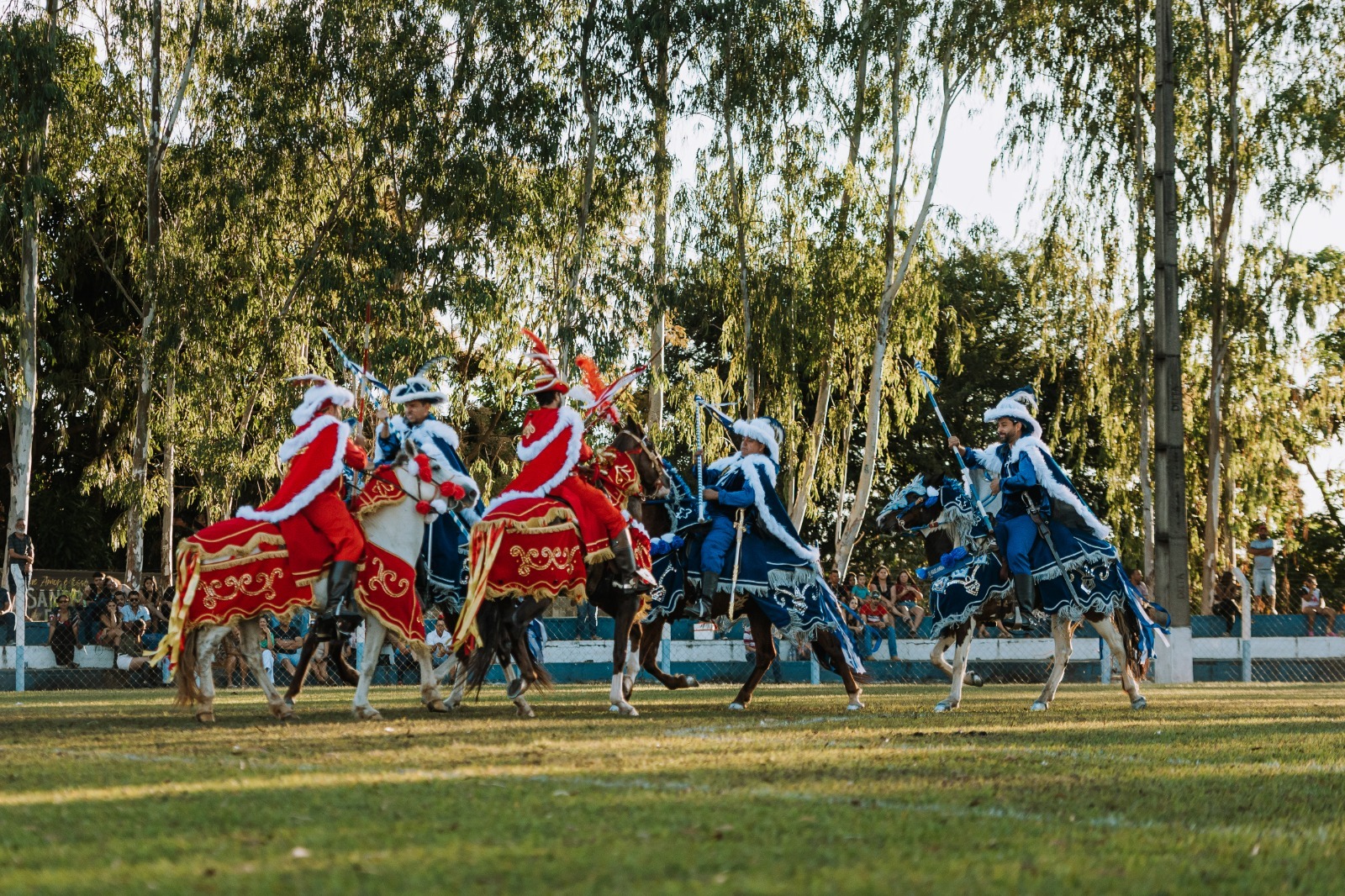 Luziânia e Niquelândia abrem Circuito das Cavalhadas 2026