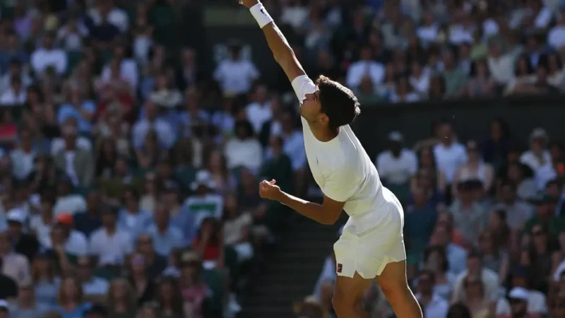 Número 2 do mundo no tênis, Carlos Alcaraz desiste de jogar em Wimbledon por conta de lesão