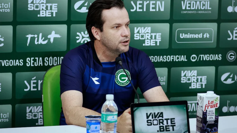 “O comprometimento aqui é total”, diz Daniel Paulista após vitória do Goiás